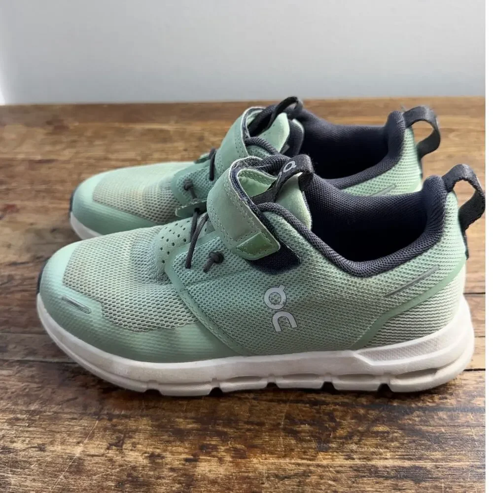 On Running Kids On Cloud Sage running shoes size 1.5